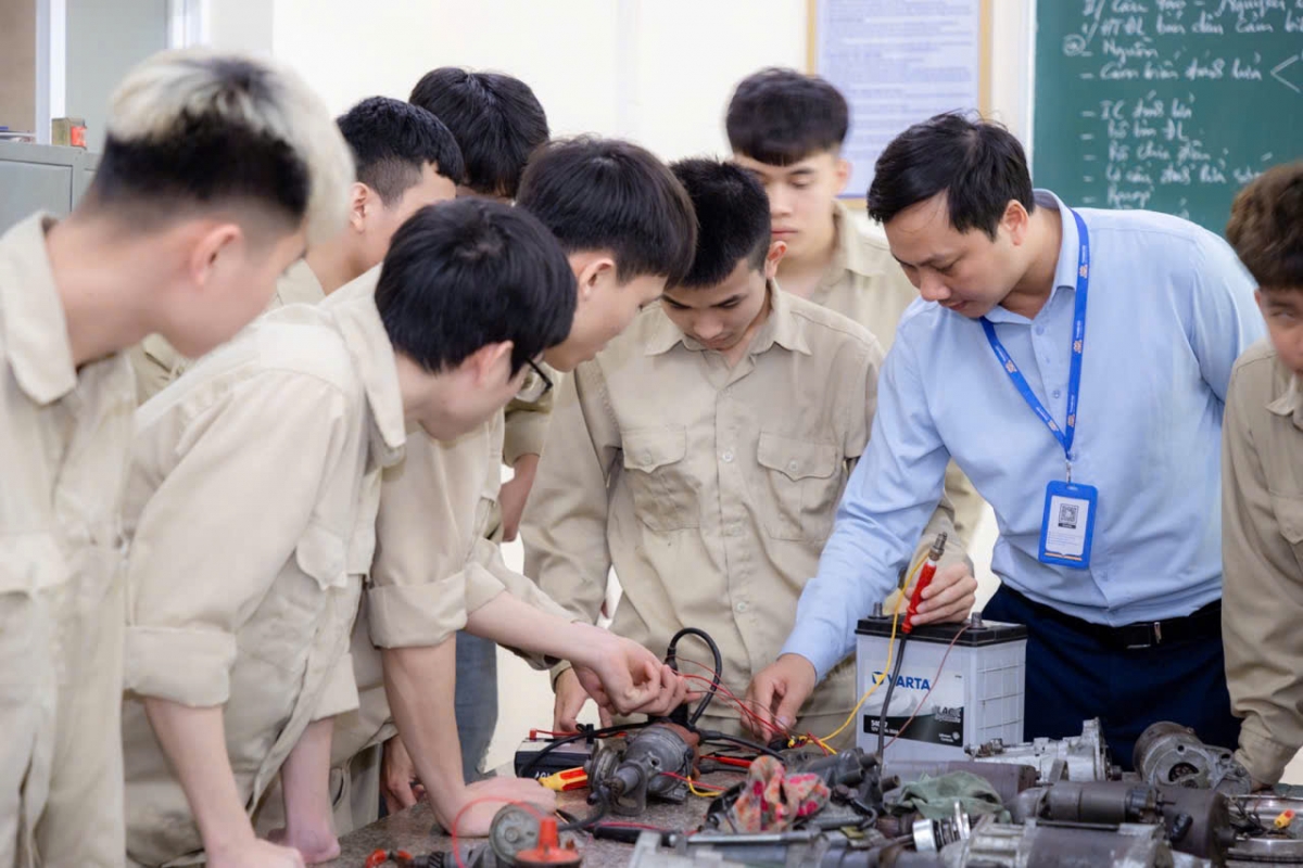 Giờ thực hành Khoa CNKT Ô tô 