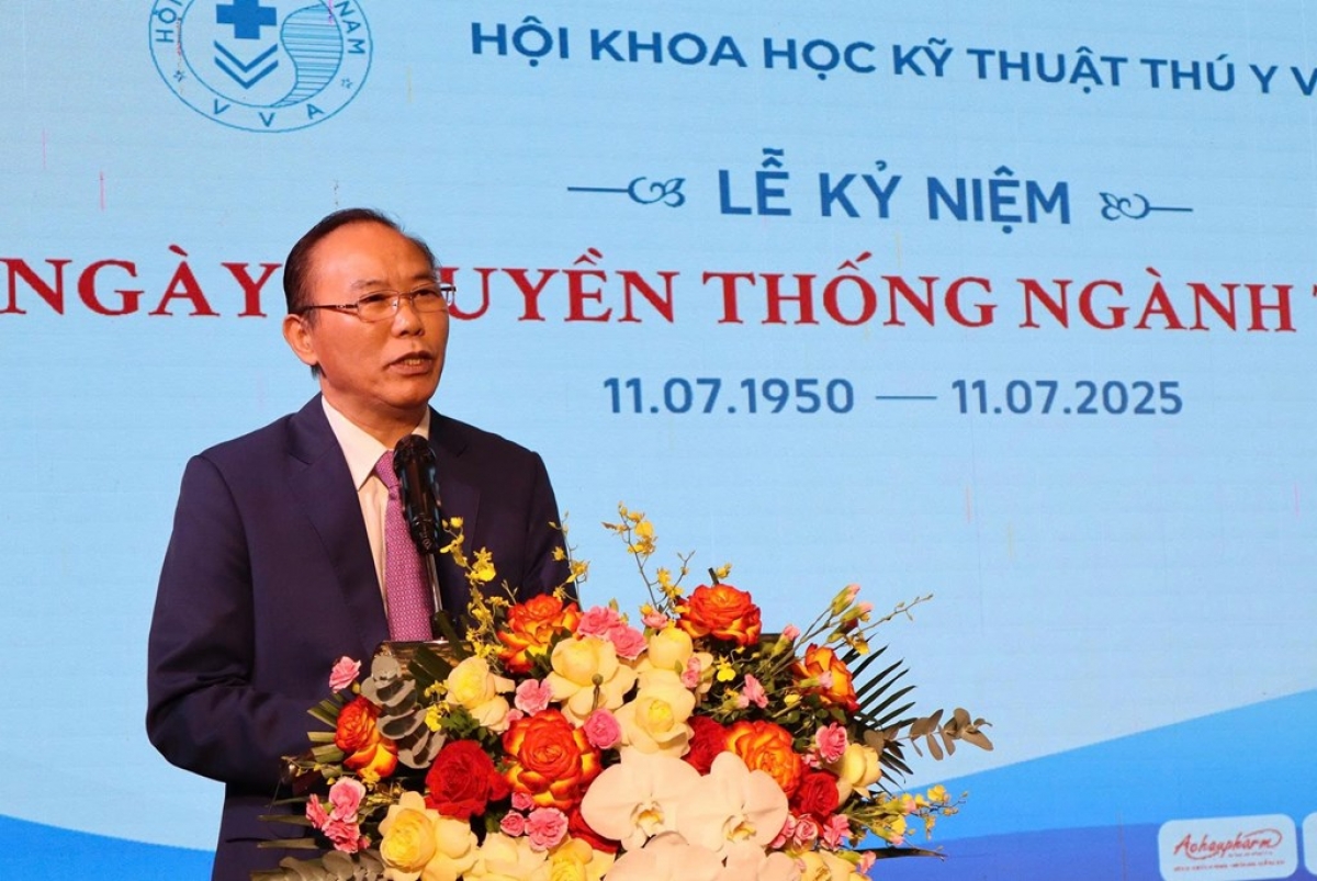 Thứ trưởng Bộ Nông nghiệp và Môi trường Phùng Đức Tiến phát biểu tại lễ kỷ niệm