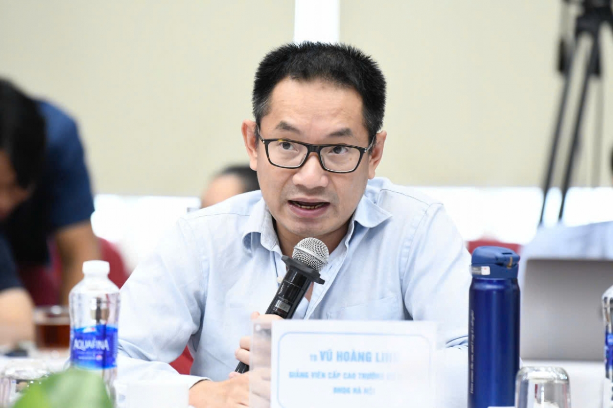 TS Vũ Hoàng Linh