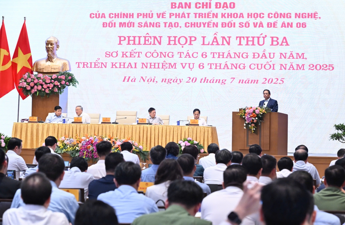 Thủ tướng Phạm Minh Chính chủ trì Phiên họp lần thứ ba của Ban Chỉ đạo sơ kết công tác 6 tháng đầu năm, triển khai nhiệm vụ 6 tháng cuối năm 2025.