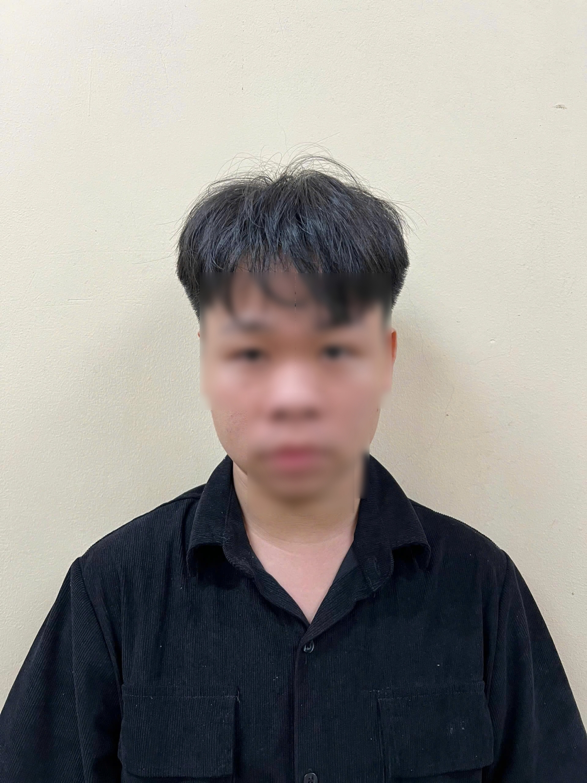 Đối tượng Đặng Thế Dĩ.