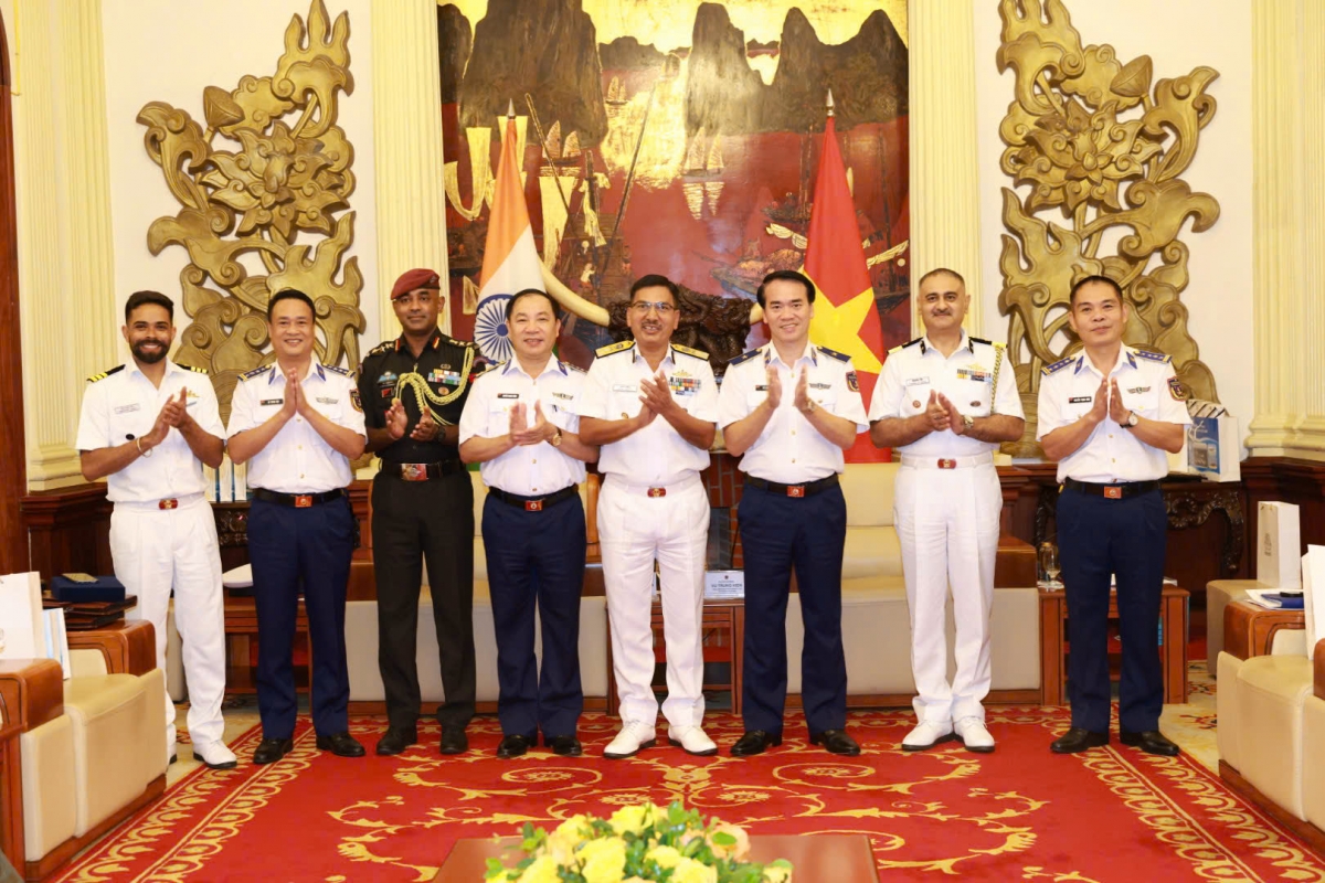 Hội nghị diễn ra trong không khí thân mật, cởi mở và trọng thị