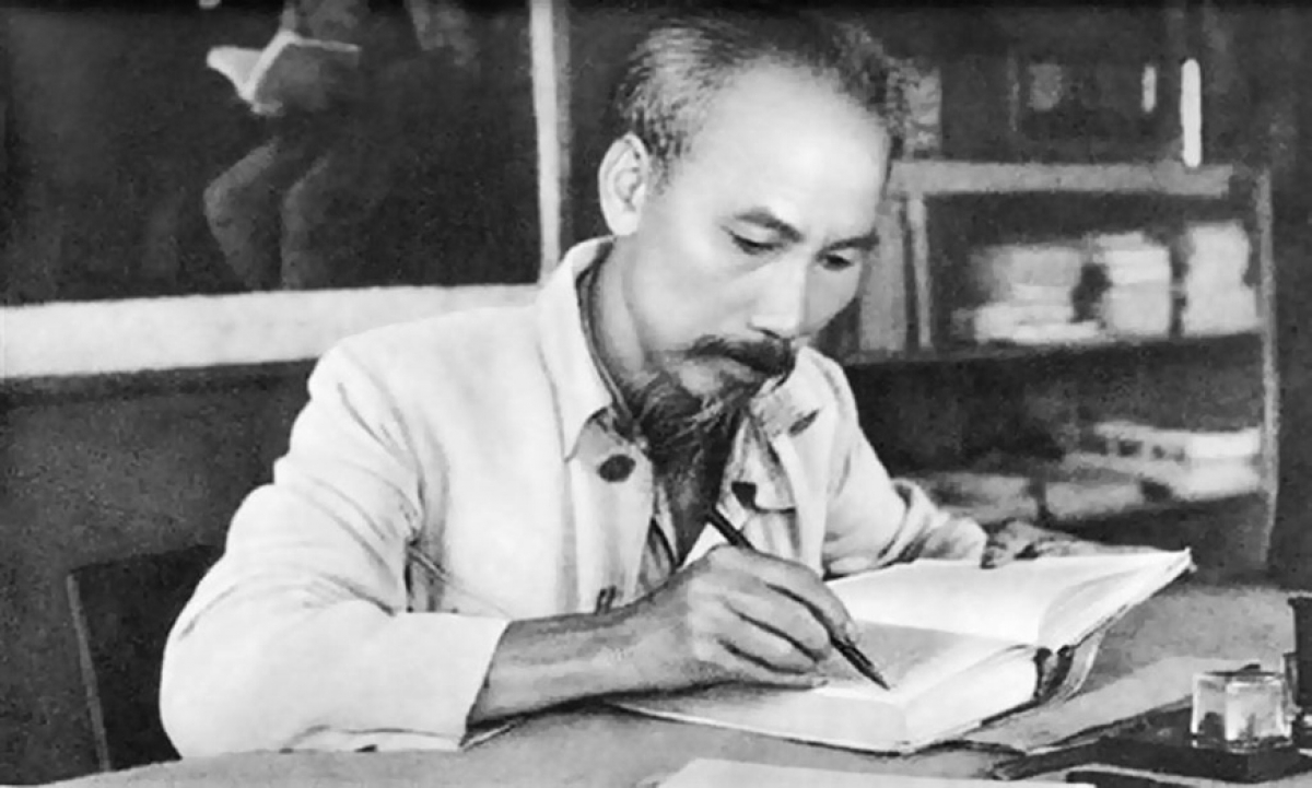 Chủ tịch Hồ Chí Minh luôn khẳng định nhân dân các nước thuộc địa có khả năng cách mạng to lớn và công cuộc giải phóng dân tộc ở thuộc địa chỉ có thể thực hiện được bằng sự nỗ lực tự giải phóng. Ảnh tư liệu