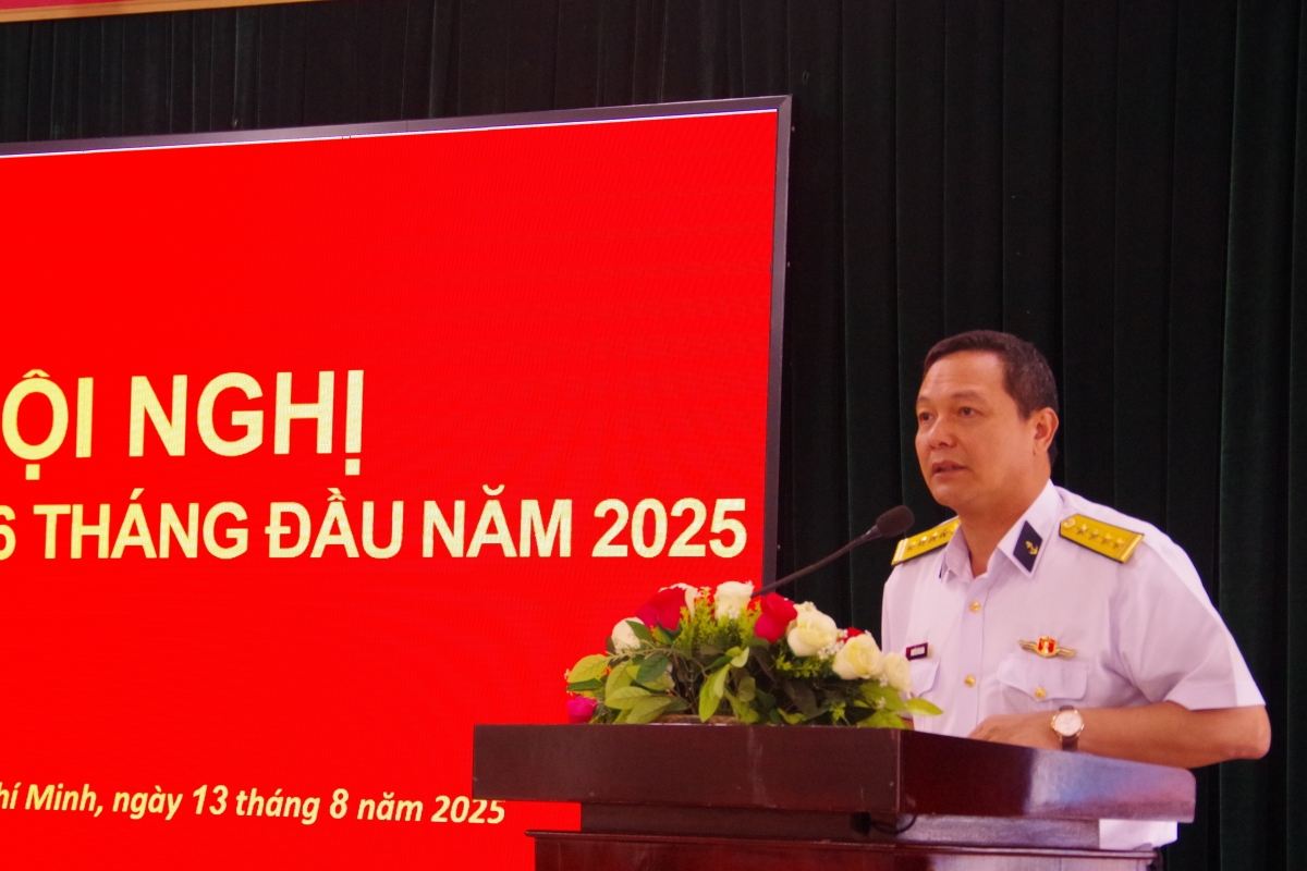 Đại tá Nguyễn Văn Quán, Tư lệnh Vùng 2 Hải quân phát biểu kết luận Hội nghị