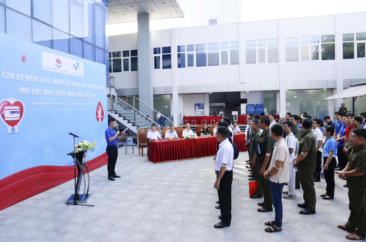 Quang cảnh phát động chương trình
