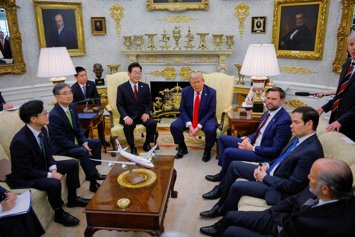 Tổng thống Mỹ Donald Trump và Tổng thống Hàn Quốc Lee Jae Myung gặp gỡ ngày 25/8/2025 tại Washington. Ảnh: REUTERS