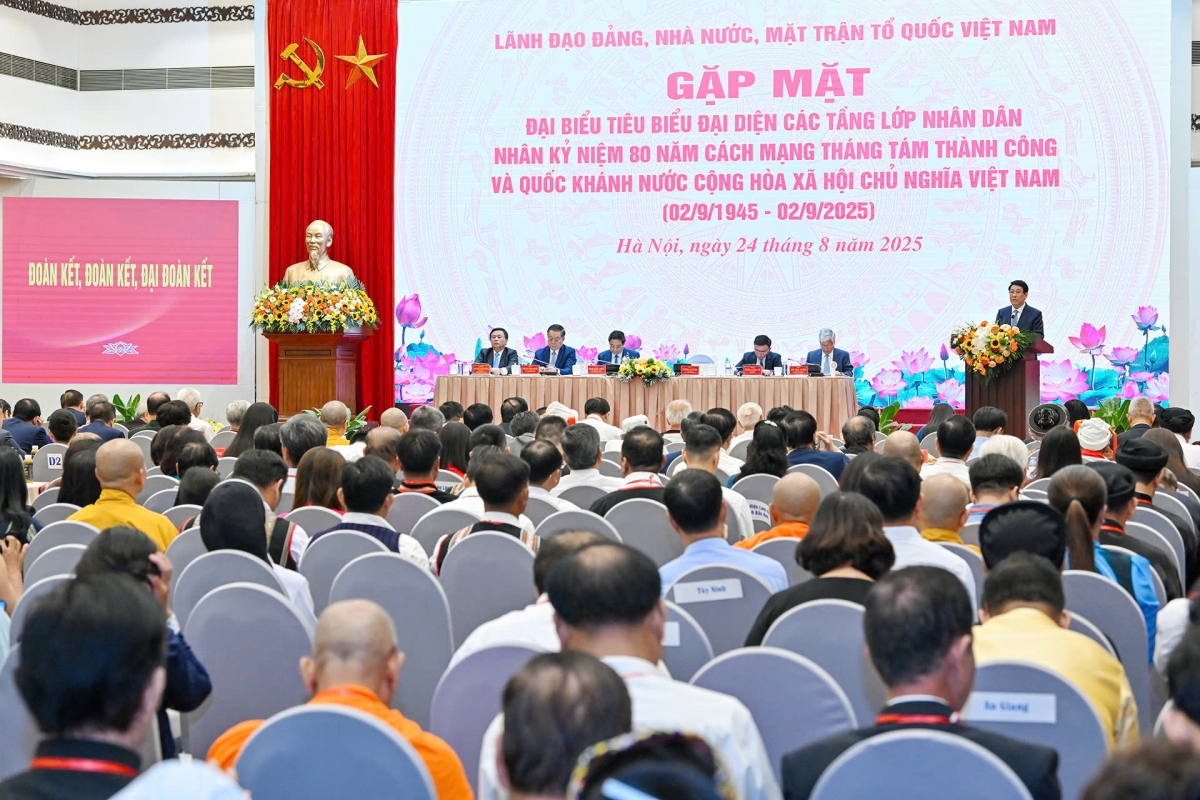 Chủ tịch nước Lương Cường phát biểu tại buổi gặp mặt