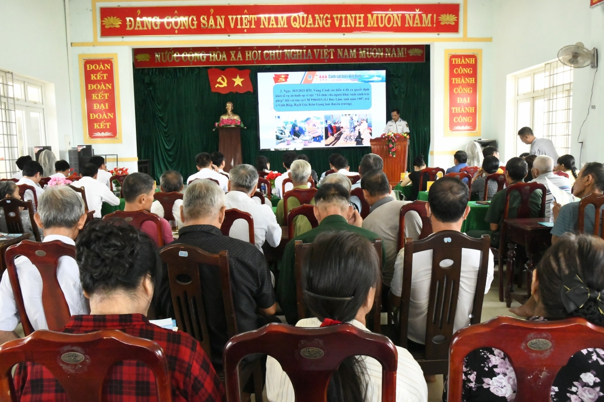 Hội nghị tuyên truyền phòng chống IUU tại xã Cửa Tùng