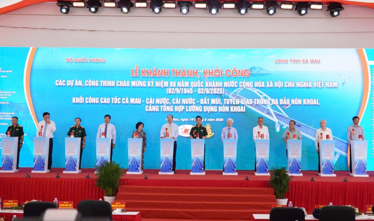 Cao tốc về Đất Mũi được bấm nút khởi công cùng các dự án khác vào ngày 19-8 vừa qua.