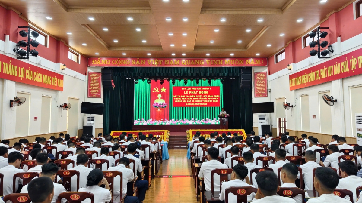 Toàn cảnh lễ Phát động đợt thi đua cao điểm quyết liệt ngăn chặn chống khai thác hải sản bất hợp pháp, không báo cáo và không theo quy định (IUU).