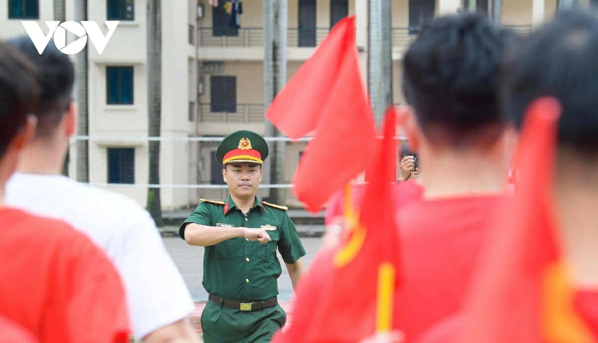 Dưới sự hướng dẫn 5 huấn luyện viên, các phóng viên, Biên tập viên, sinh viên đều chấp hành nghiêm túc