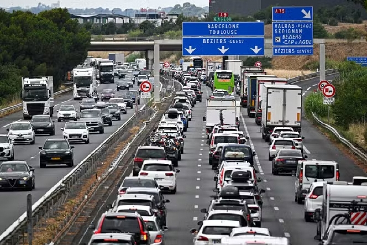 55 km tắc nghẽn được ghi nhận trên cao tốc A9 hướng về Địa Trung Hải.