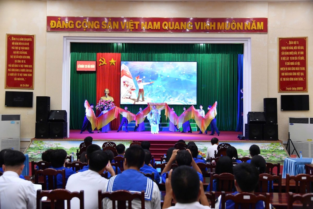 Quang cảnh Hội thi ở Lữ đoàn 125