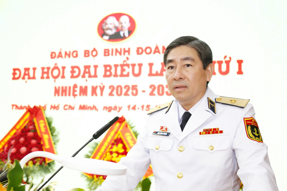 Thiếu tướng Ngô Minh Thuấn, Tư lệnh Binh đoàn 20 điều hành thảo luận
