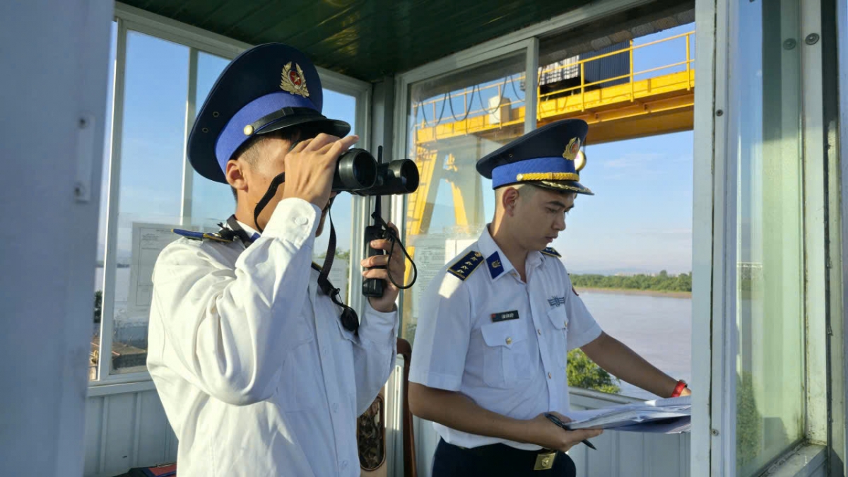 Kiểm tra máy móc, trang bị tại Tàu CSB 3005