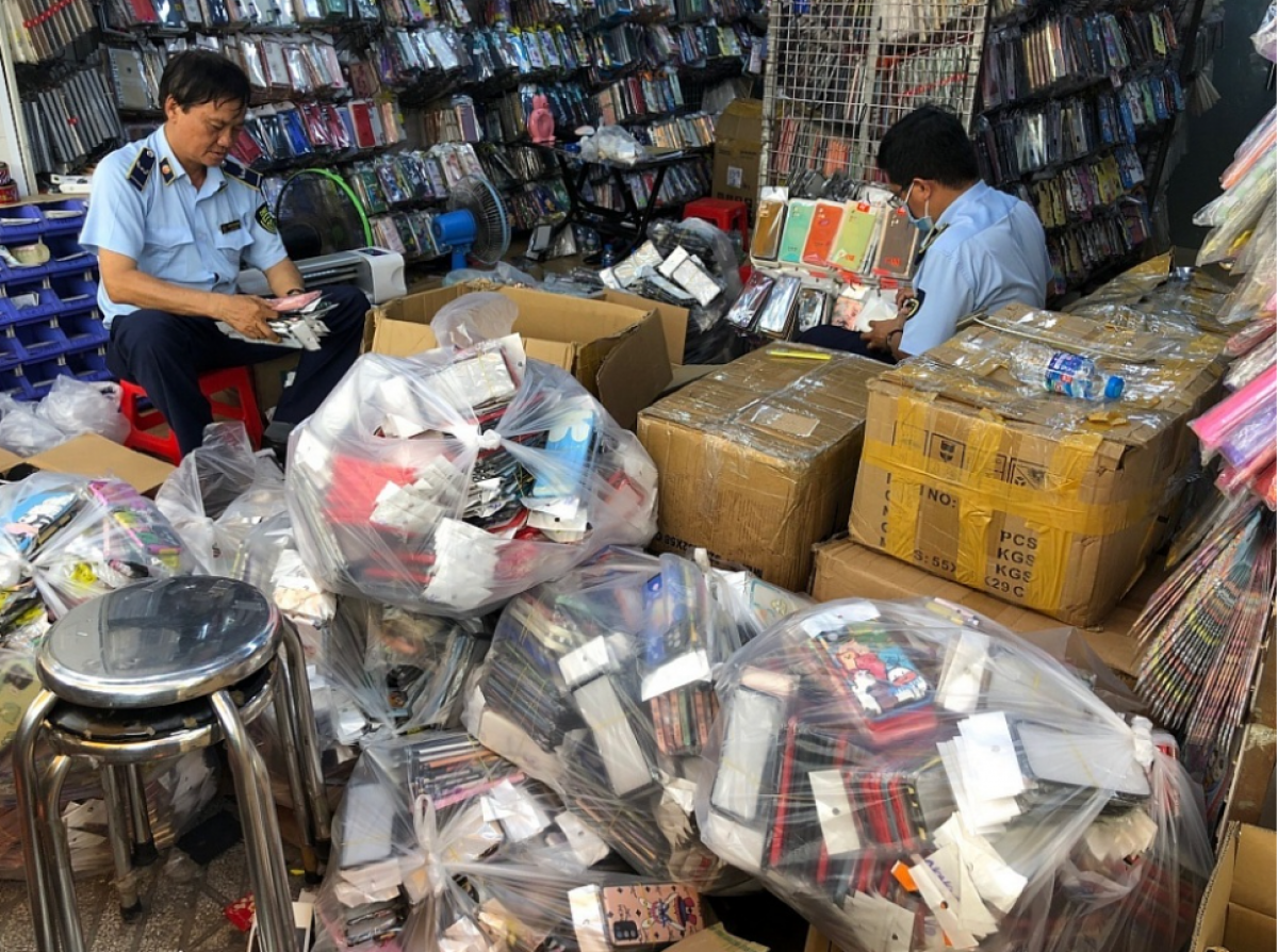 TP.HCM chỉ đạo chống buôn lậu, gian lận thương mại và hàng giả.