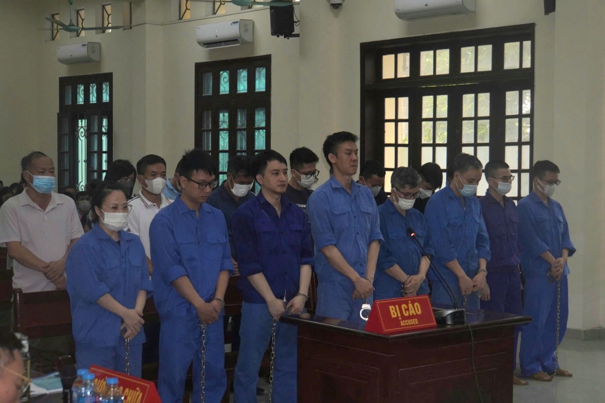 Các bị cáo tại phiên toà ngày 6/8.