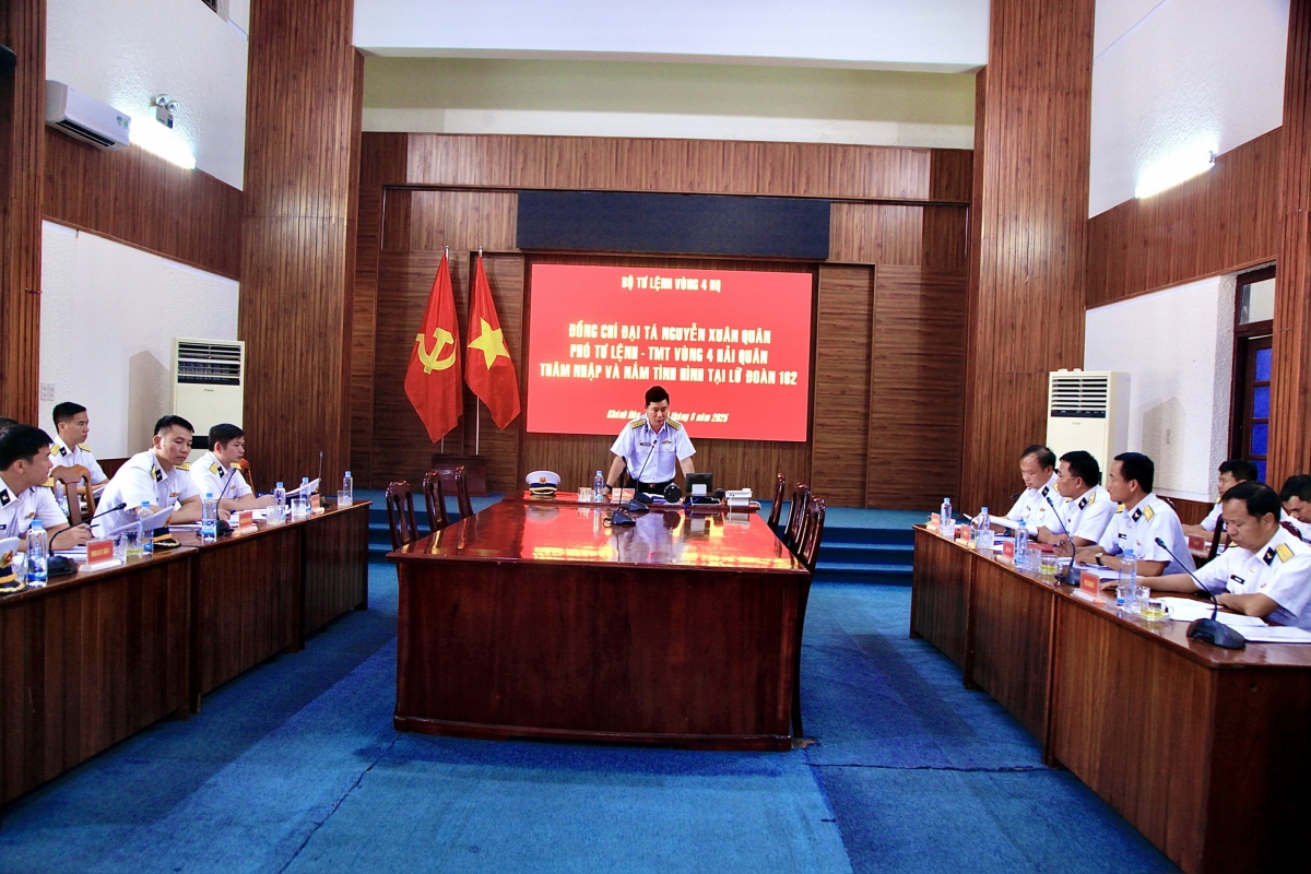 Quang cảnh buổi làm việc.