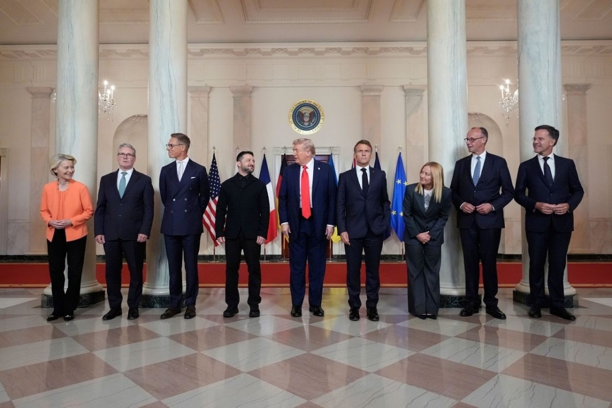 Tổng thống Mỹ Donald Trump, Tổng thống Ukraine Volodymyr Zelensky cùng các lãnh đạo châu Âu
