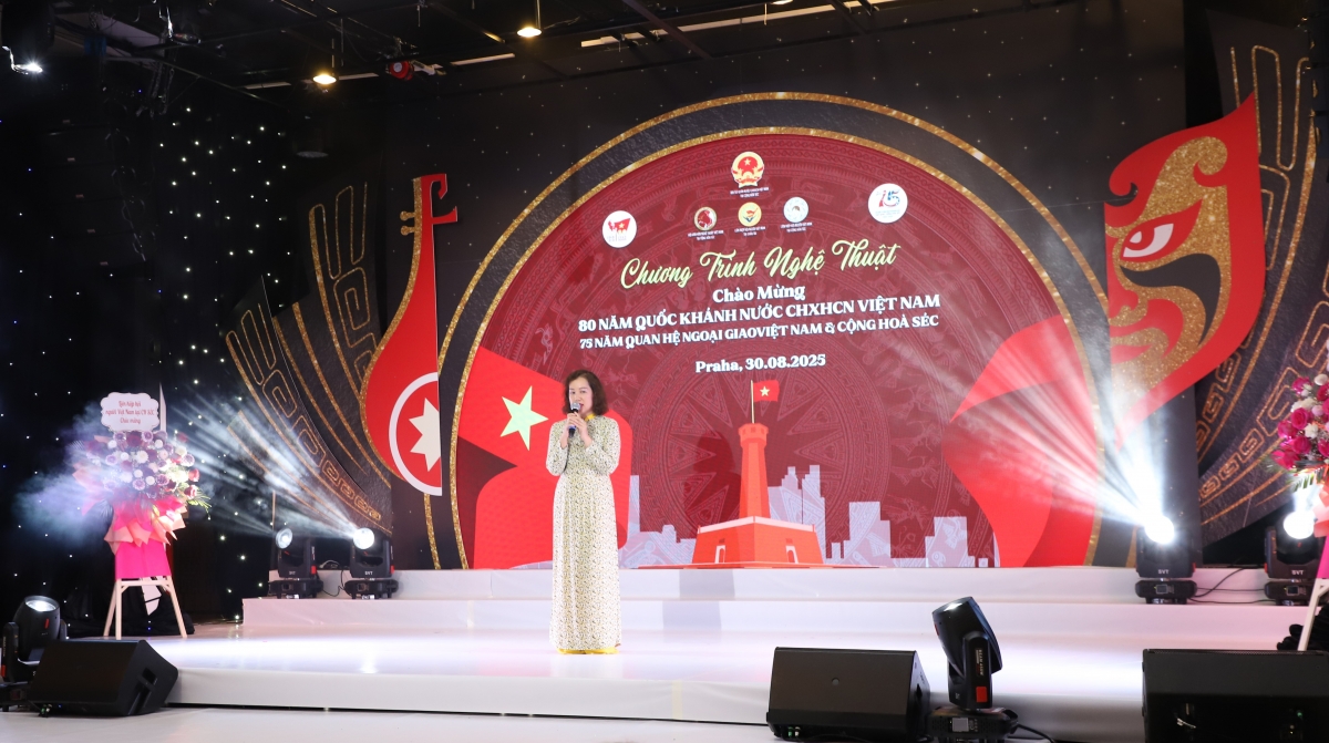 Bà Nguyễn Diệu Linh, Tham tán Công sứ, bày tỏ đây là một sự kiện văn hóa có ý nghĩa đặc biệt gắn kết, lan tỏa và phát huy bản sắc văn hóa dân tộc.