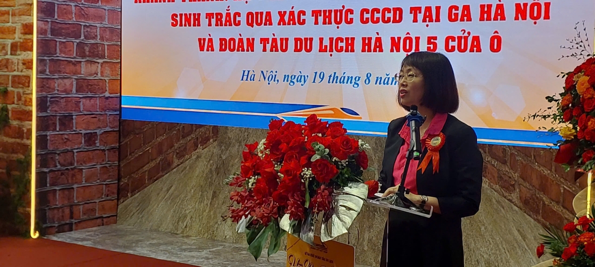 Bà Nguyễn Thị Hoa Mai - Phó Cục trưởng Cục Du lịch Quốc gia Việt Nam phát biểu tại buổi lễ
