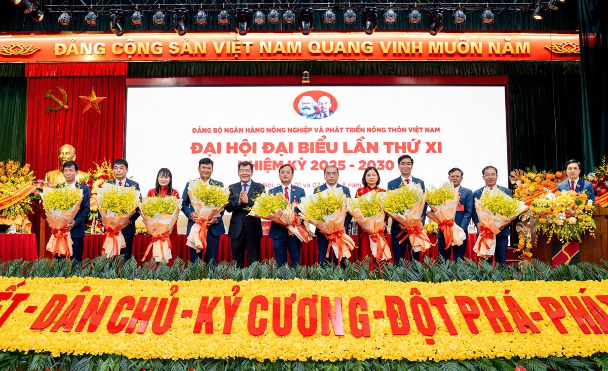 Trong phiên họp lần thứ nhất, Ban Chấp hành Đảng bộ Agribank bầu Ban Thường vụ Đảng ủy gồm 10 đồng chí. Đồng chí Tô Huy Vũ, Bí thư Đảng ủy nhiệm kỳ 2020-2025, Chủ tịch Hội đồng Thành viên được bầu giữ chức Bí thư Đảng ủy nhiệm kỳ 2025-2030.