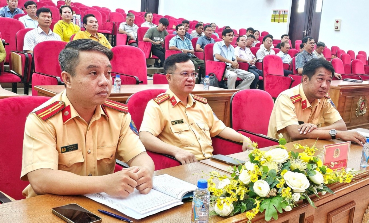 Nhiều chủ bến đò, bến du lịch, chủ phương tiện tham dự hội nghị