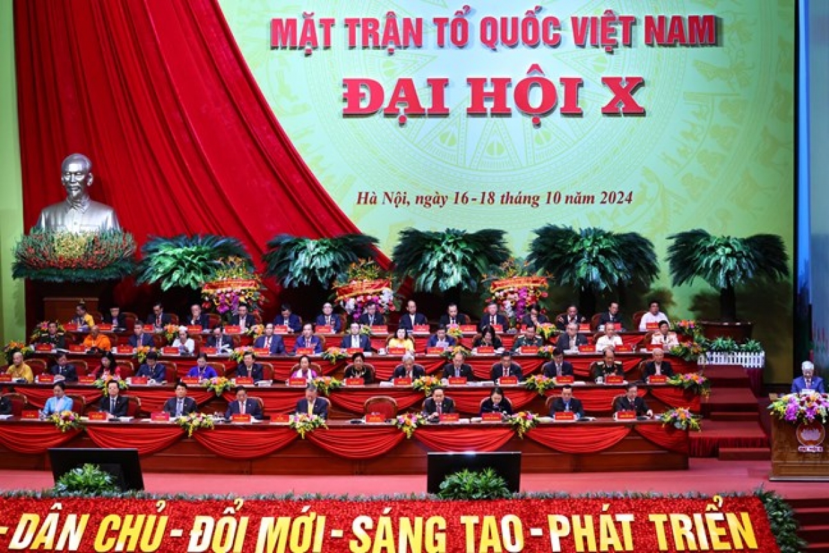 Đoàn Chủ tịch điều hành Đại hội đại biểu toàn quốc Mặt trận Tổ quốc Việt Nam lần thứ X, nhiệm kỳ 2024-2029 (Ảnh MTTQ Việt Nam)