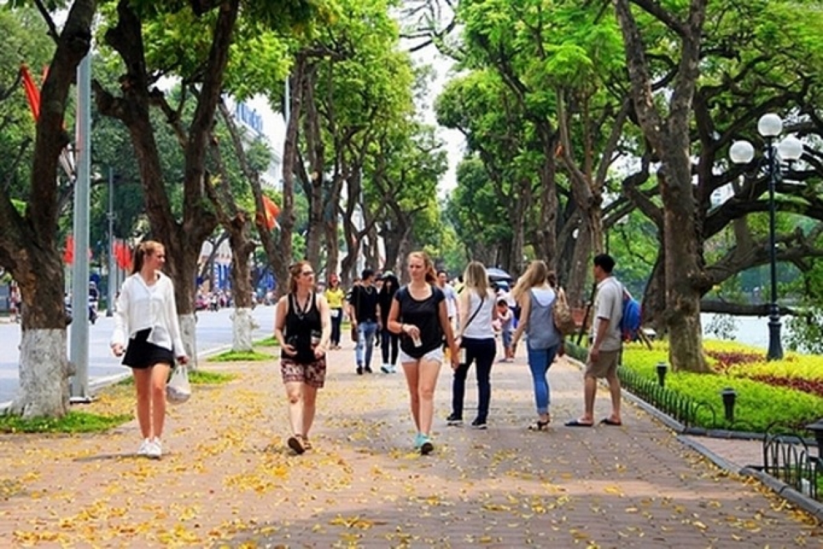 Du khách đến Hà Nội có thế phản ánh vấn đề vệ sinh môi trường qua đường dây nóng