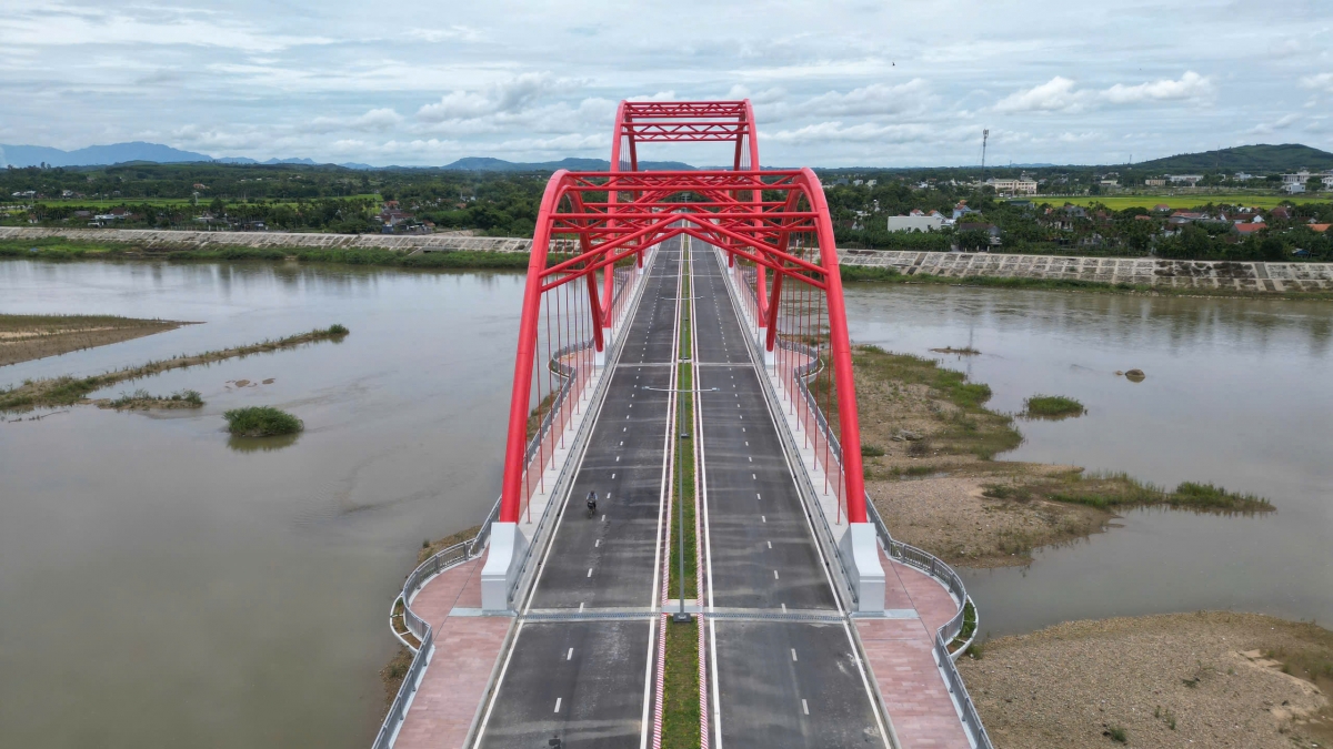 Dự án có tổng chiều dài 2,55 km, trong đó phần cầu dài 710 m và đường dẫn