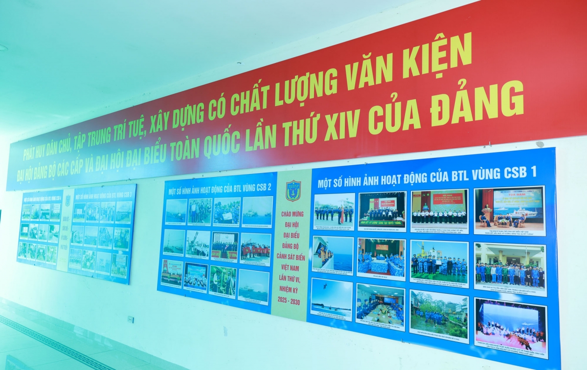 Khu vực trưng bày sách cũng được cán bộ, chiến sĩ bày trí chỉn chu và đẹp mắt
 