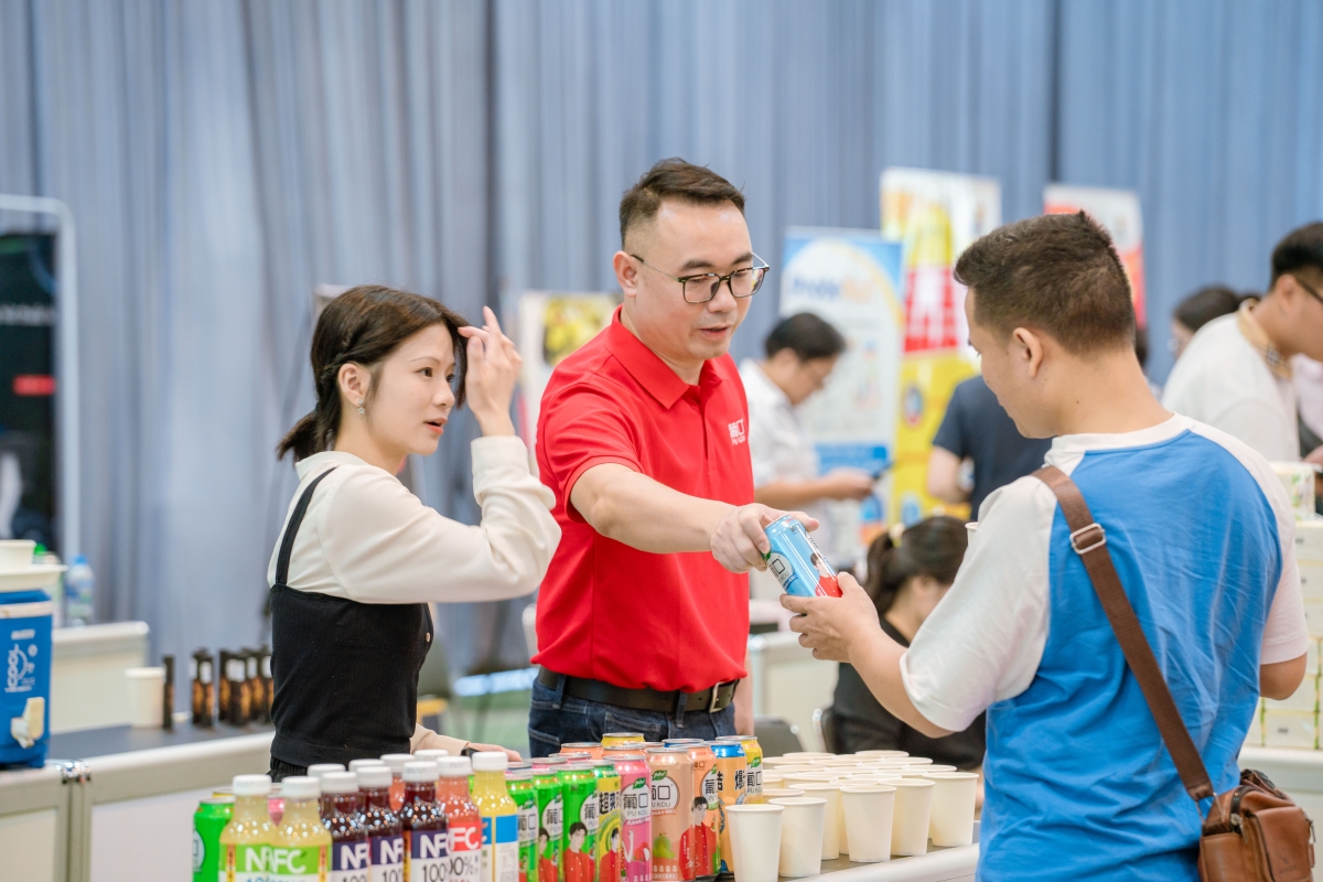 Hiệu quả của việc giao thương được thấy rõ khi thu hút đông đảo khách hàng