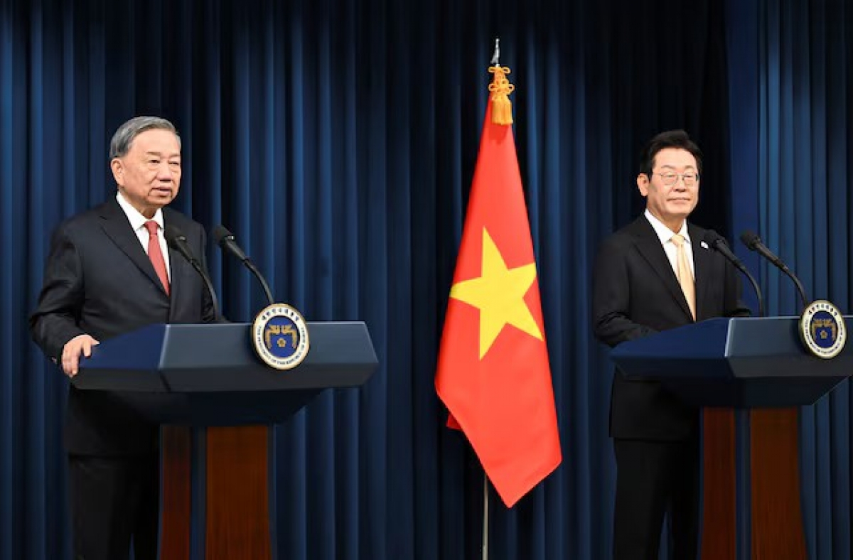 Họp báo thượng đỉnh Hàn - Việt tại Seoul ngày 11-8 (ảnh Reuters)