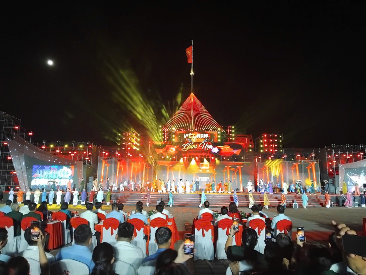 Tại điểm cầu ở thành phố Huế
