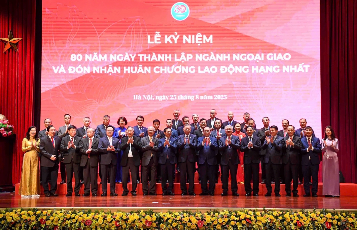 Kỷ niệm 80 năm thành lập Ngành Ngoại giao, Tổng Bí thư Tô Lâm, yêu cầu xây dựng nền ngoại giao toàn diện, hiện đại, chuyên nghiệp, mang đậm bản sắc Việt Nam.