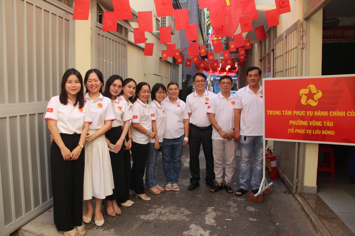 Tổ lưu động thuộc Trung tâm phục vụ Hành chính công phường Vũng Tàu