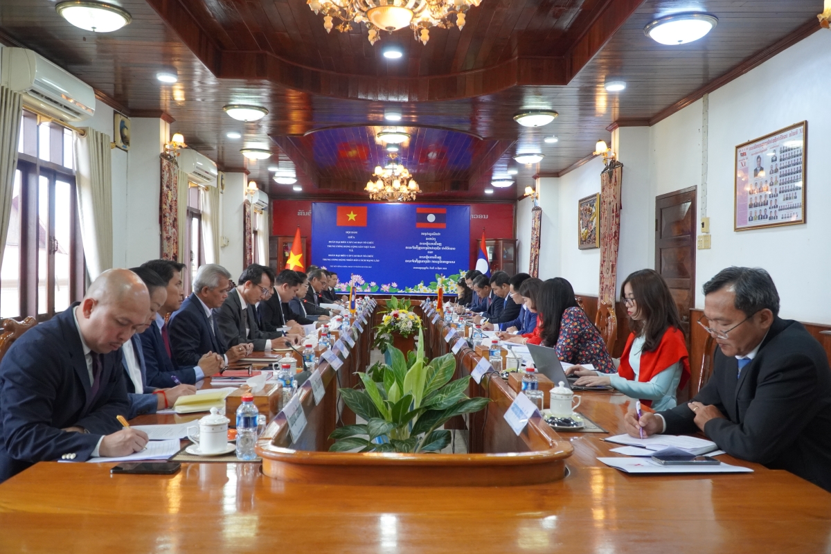 Quang cảnh hội đàm