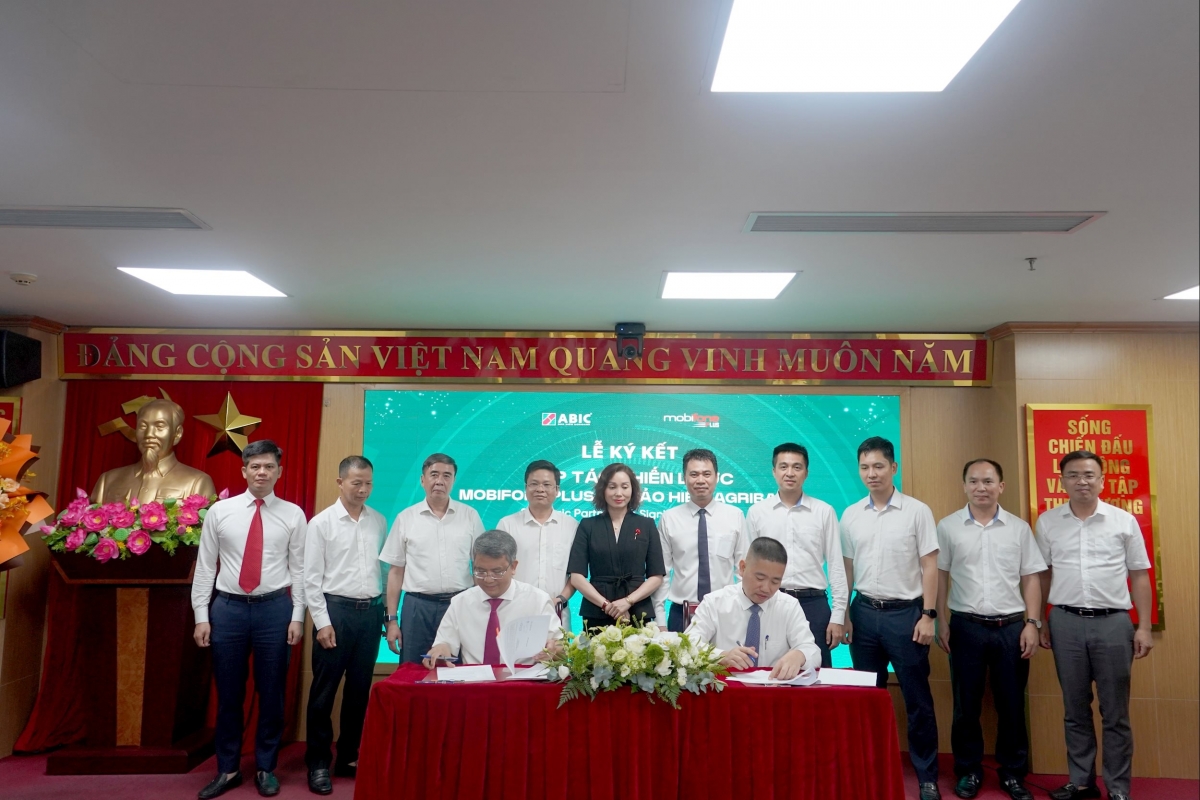 Toàn cảnh Lễ ký kết.