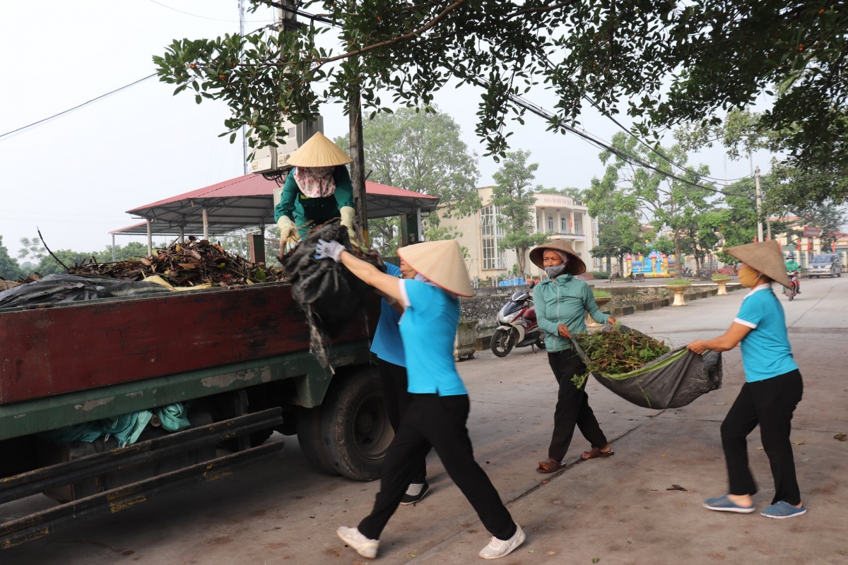 Công tác dọn vệ sinh vào ngày cuối tuần được duy trì trên địa bàn Thủ đô