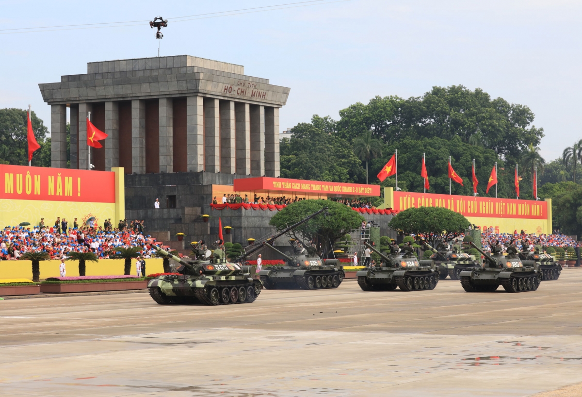 Nhiều vũ khí, khí tài hiện đại tại buổi tổng duyệt.
