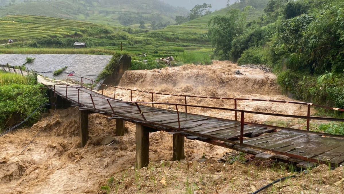 Nước sông, suối trên địa bàn Lào Cai lên nhanh.