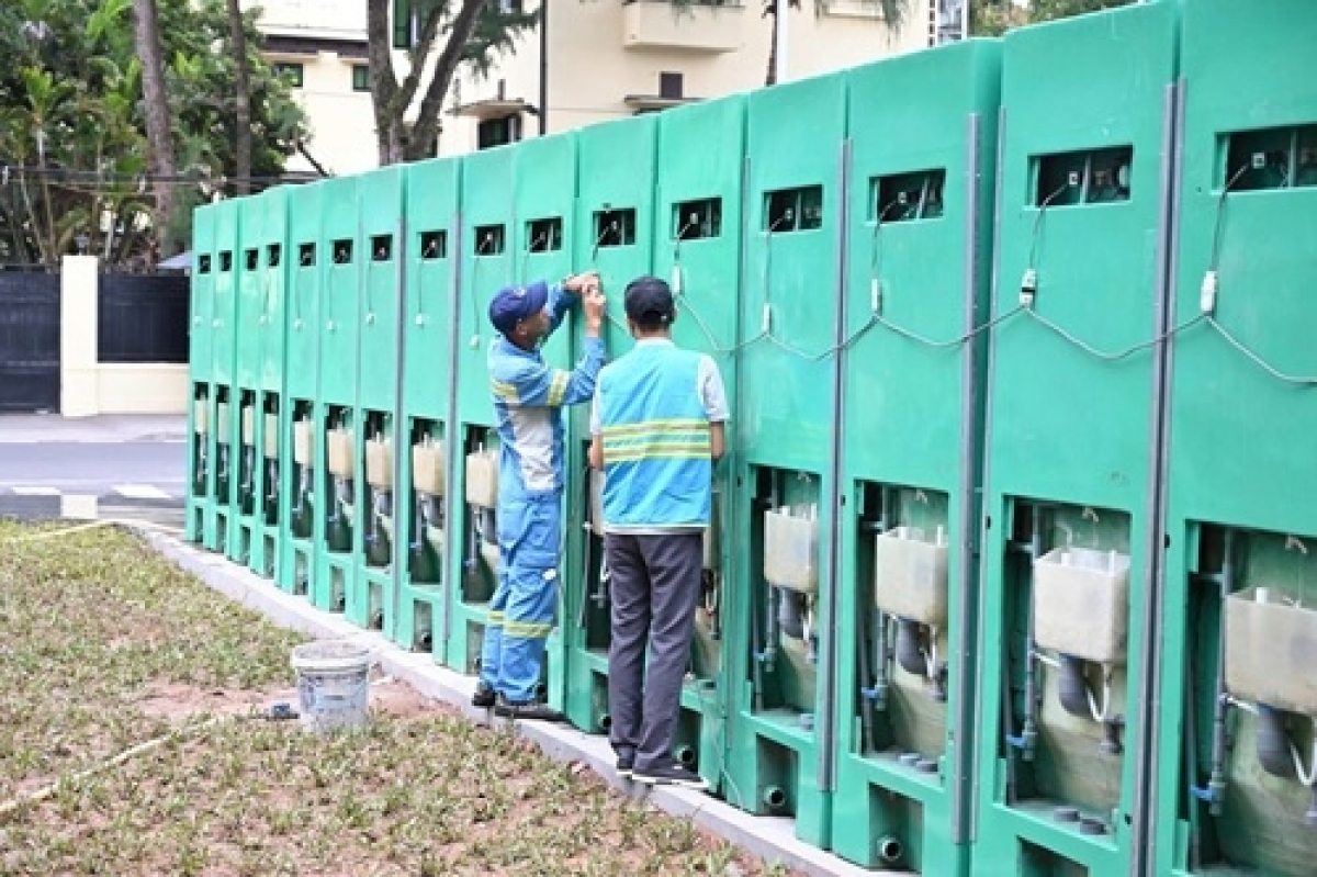 Hà Nội lắp đặt nhiều nhà vệ sinh lưu động phục vụ người dân