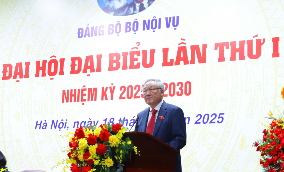 Phó Thủ tướng Thường trực Chính phủ Nguyễn Hòa Bình