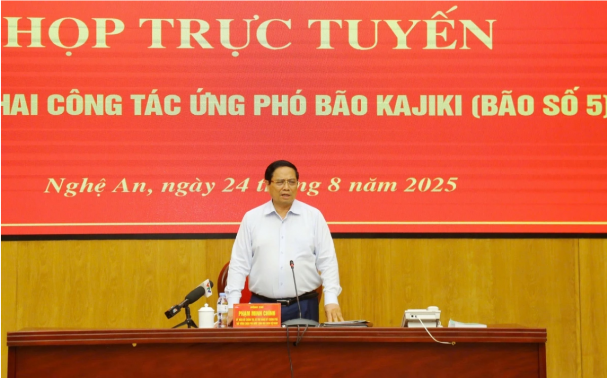 Thủ tướng Phạm Minh Chính trực tiếp chỉ đạo ứng phó với bão số 5 tại Sở Chỉ huy tiền phương của Chính phủ đặt tại Bộ Tư lệnh Quân khu 4, tỉnh Nghệ An.