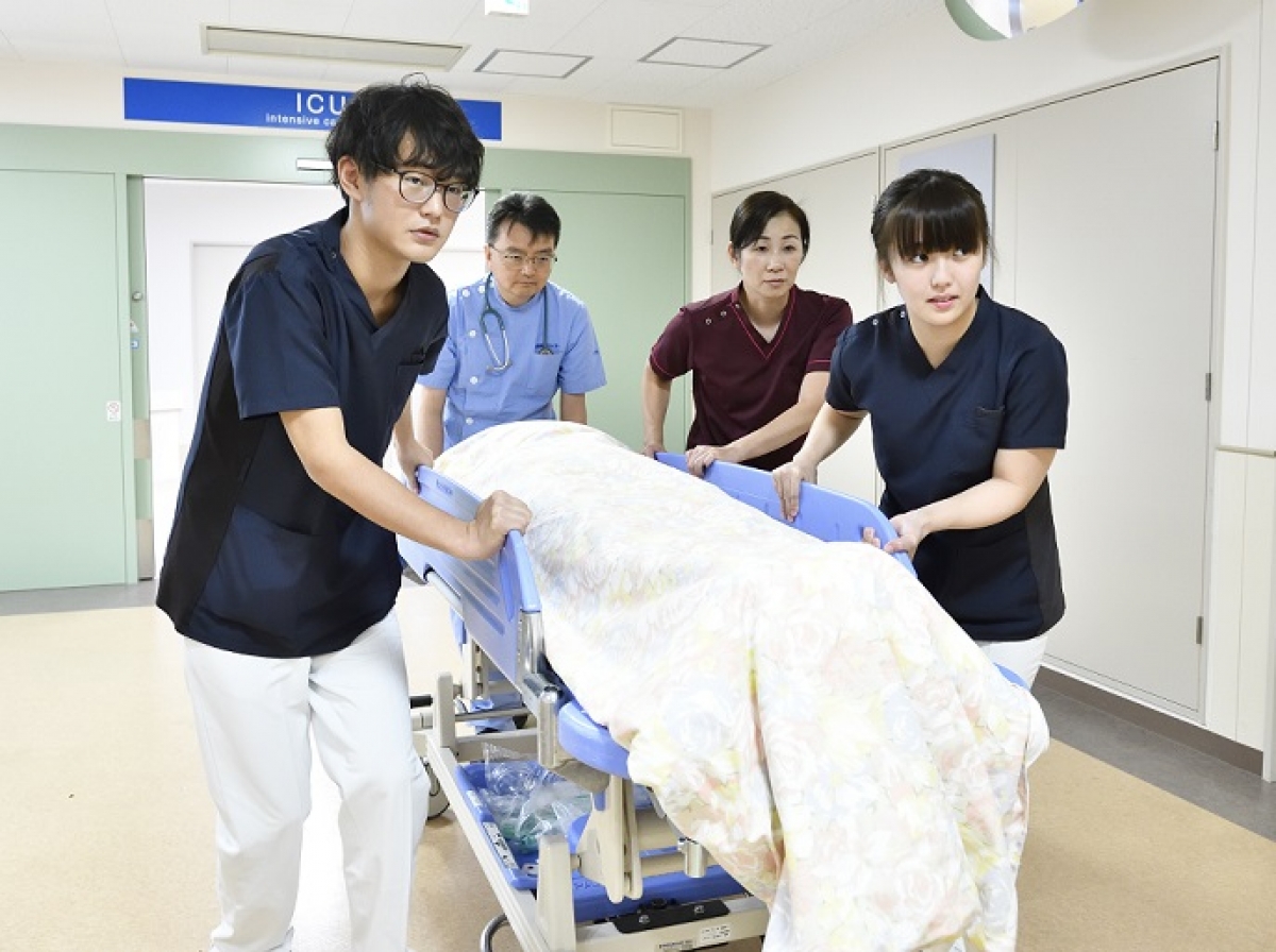 Số ca cấp cứu do sốc nhiệt tại Nhật Bản liên tục lập những kỷ lục mới (ảnh Jiji Press)