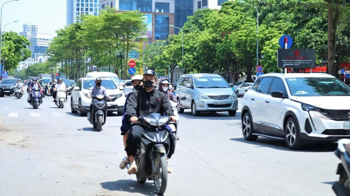 Bắc Bộ ngày nắng, chiều tối có mưa rào và dông vài nơi