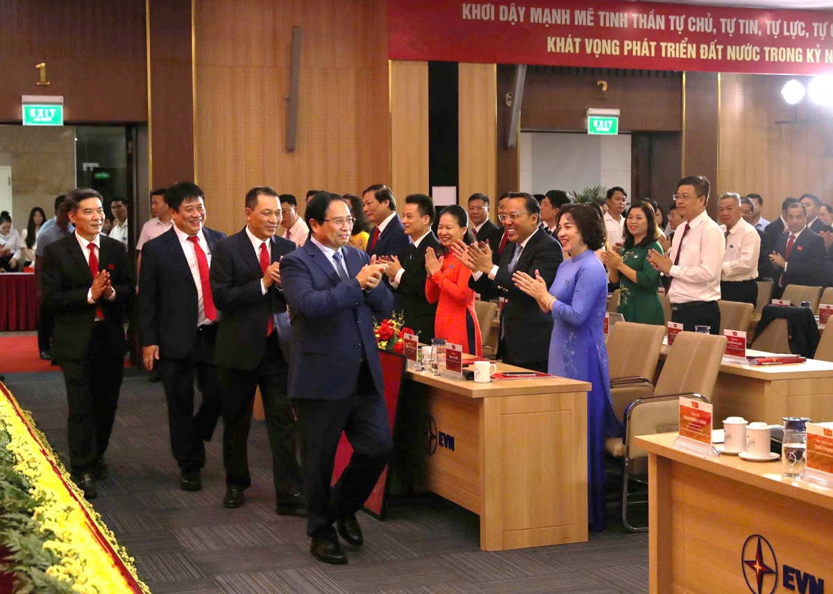 Đồng chí Phạm Minh Chính, Ủy viên Bộ Chính trị, Bí thư Đảng ủy Chính phủ, Thủ tướng Chính phủ tới dự và chỉ đạo Đại hội Đại biểu EVN lần thứ IV, nhiệm kỳ 2025 – 2030