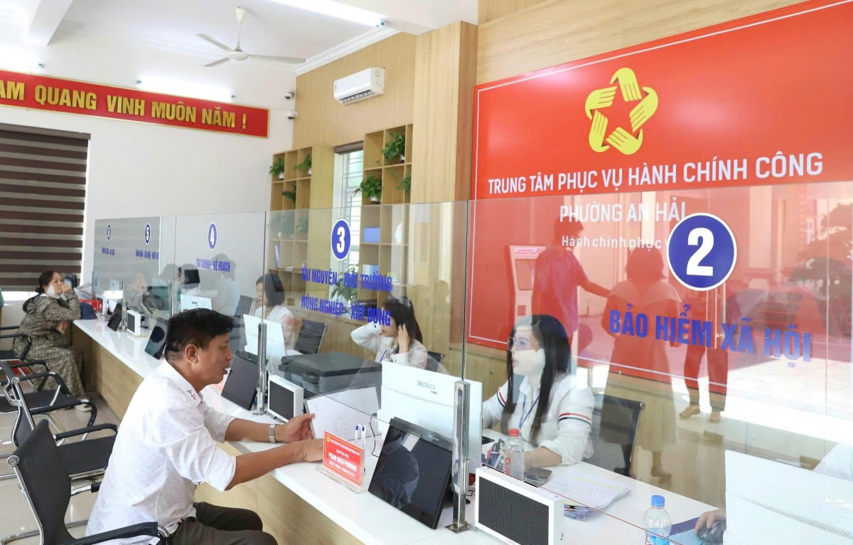 Từ ngày 01/8/2025, TP Hải Phòng cắt giảm tối thiểu 50% thời gian giải quyết thủ tục hành chính liên quan đến hoạt động sản xuất, kinh doanh của doanh nghiệp và đời sống người dân thuộc phạm vi, chức năng quản lý tại cấp thành phố và cấp xã.