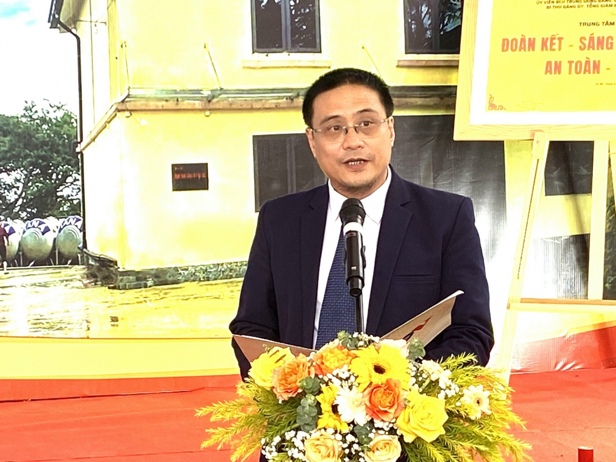 Đồng chí Nguyễn Vũ Duy, Uỷ viên Ban thường vụ Đảng uỷ Đài Tiếng nói Việt Nam, Trưởng ban Tuyên giáo, Trưởng ban Ban Thời sự đọc quyết định của Bí thư Đảng uỷ Chính phủ, Thủ tướng Phạm Minh Chính công nhận Trạm phát sóng FM Phia Oắc và Kênh Phát thanh VOV Giao thông Duyên hải là công trình chào mừng Đại hội đại biểu Đảng bộ Chính phủ lần thứ I, nhiệm kỳ 2025-2030.