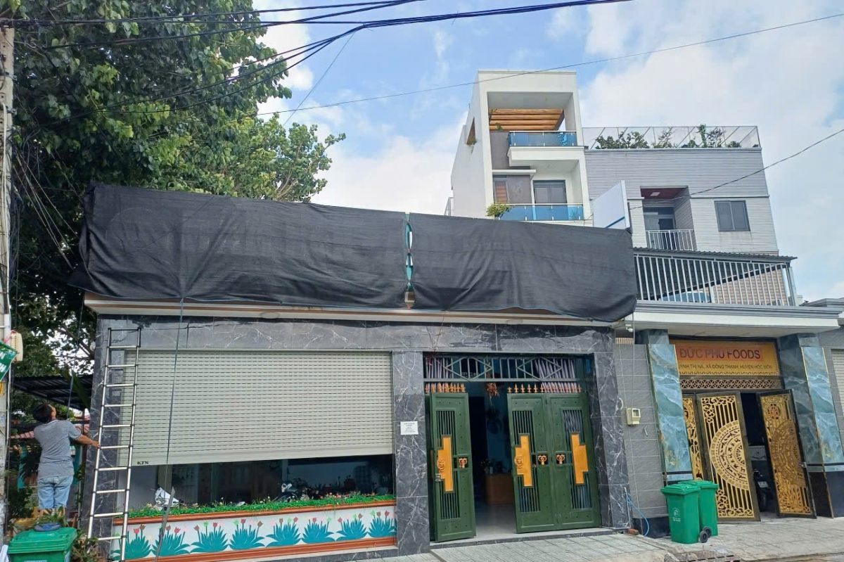 Khu vực trường học bị yêu cầu đóng cửa.